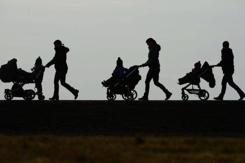 Mit dem Kinderwagen unterwegs Mit dem Kinderwagen unterwegs