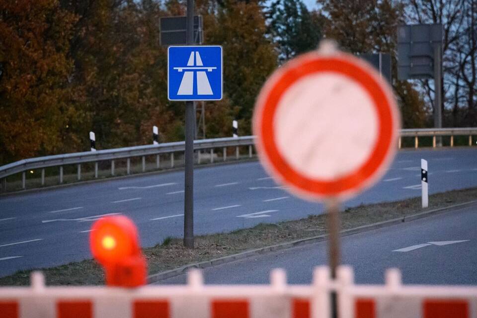 Vollsperrung Autobahn Vollsperrung Autobahn