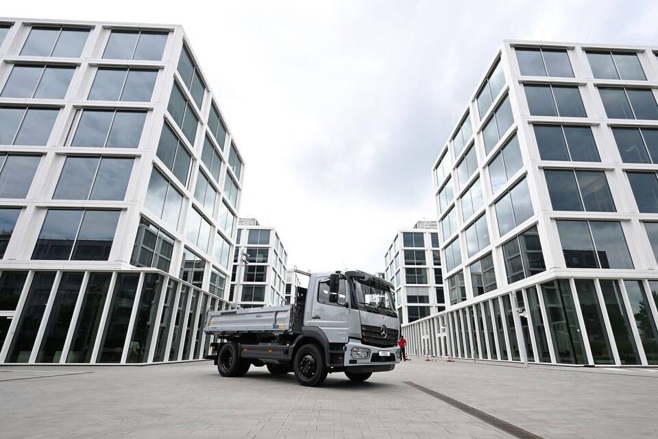 Daimler Truck Daimler Truck