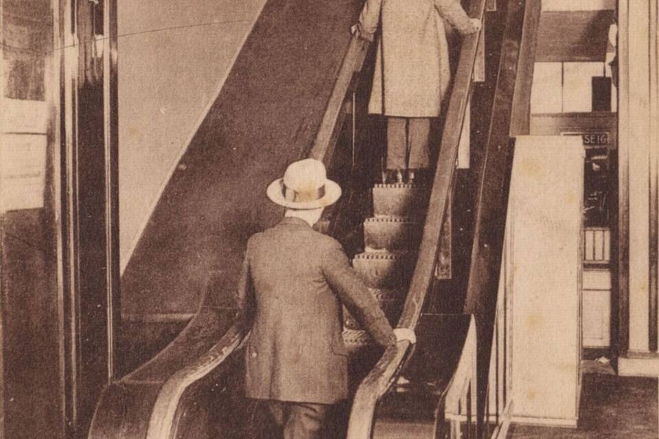 Erste deutsche Rolltreppe im Kölner Kaufhaus Tietz