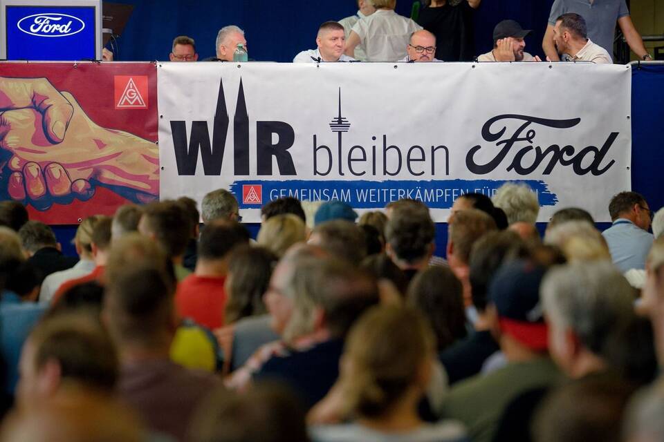 Mitarbeiterversammlung bei den Kölner Ford-Werken