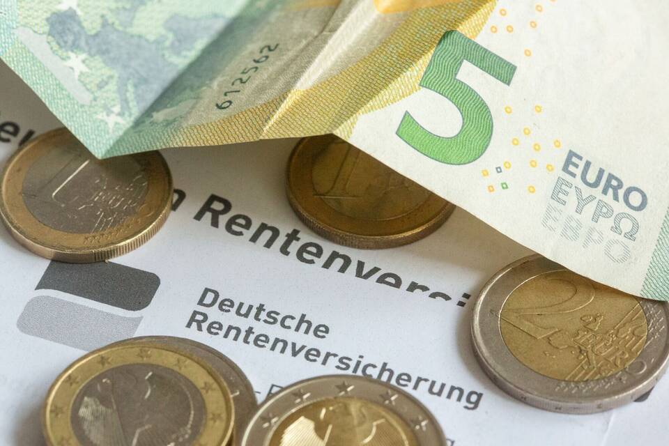 Jeder Vierte nach 45 Jahren unter 1.300 Euro Rente Jeder Vierte nach 45 Jahren unter 1.300 Euro Rente