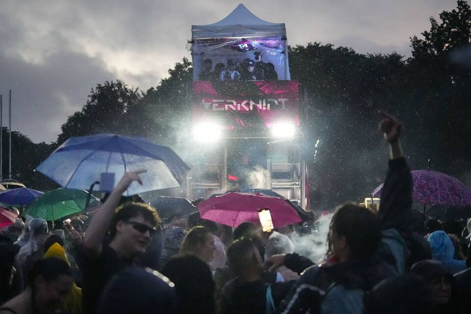 Techno-Parade «Rave The Planet»
