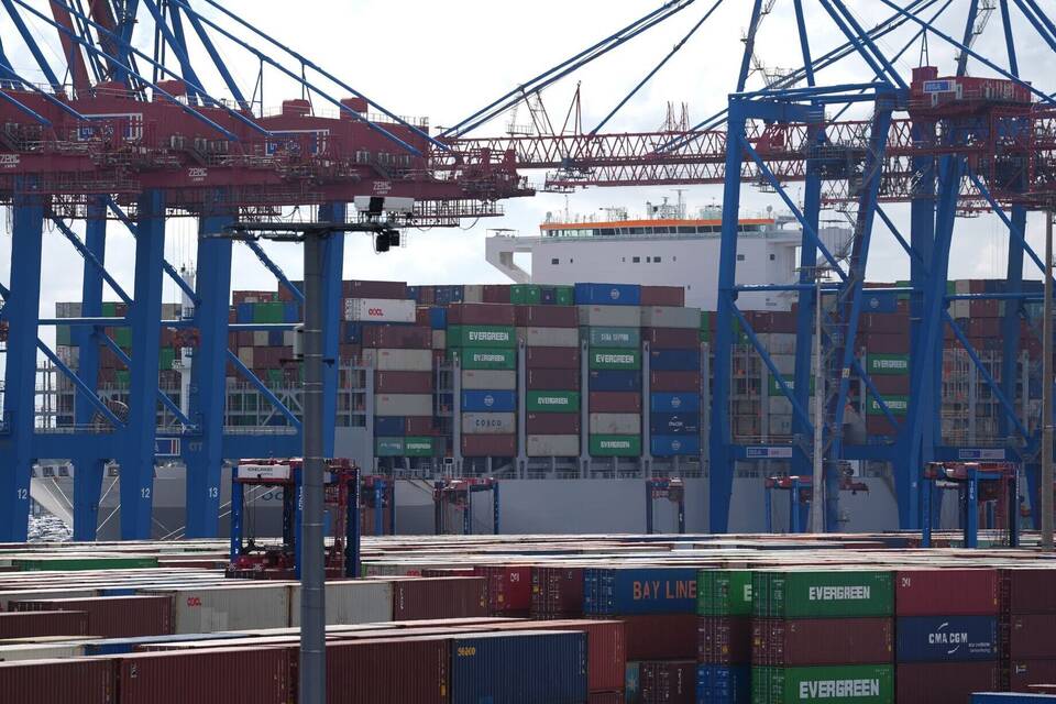Container Terminal Tollerort im Hamburger Hafen Container Terminal Tollerort im Hamburger Hafen