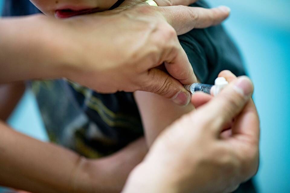 Symbolbild - Impfung beim Kinderarzt