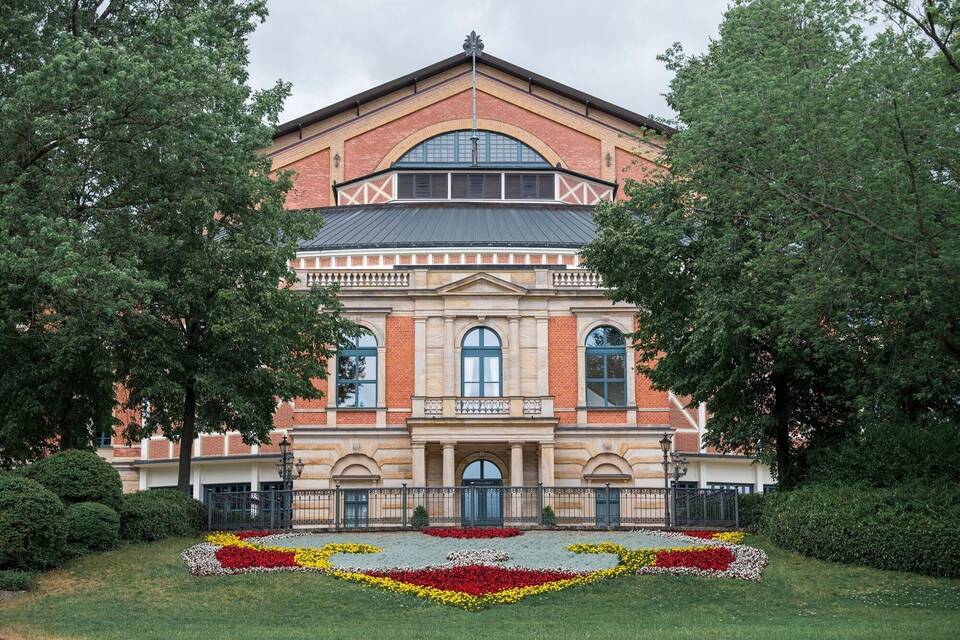 Bayreuther Festspielhaus am Grünen Hügel