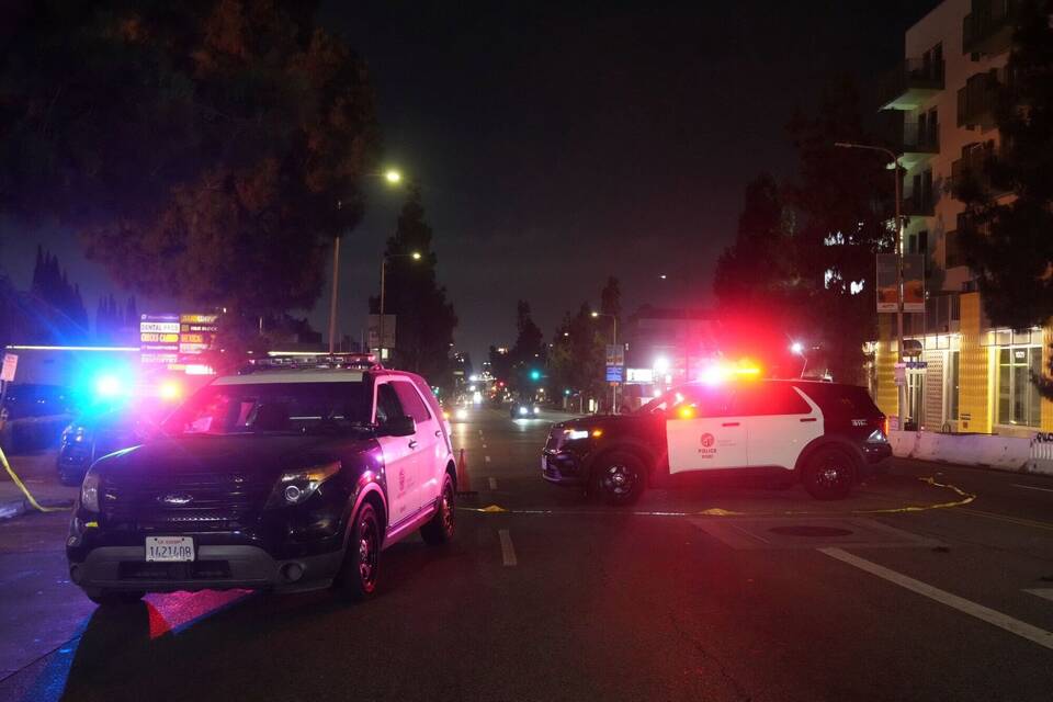 Auto fährt in Menschenmenge in Hollywood Auto fährt in Menschenmenge in Hollywood