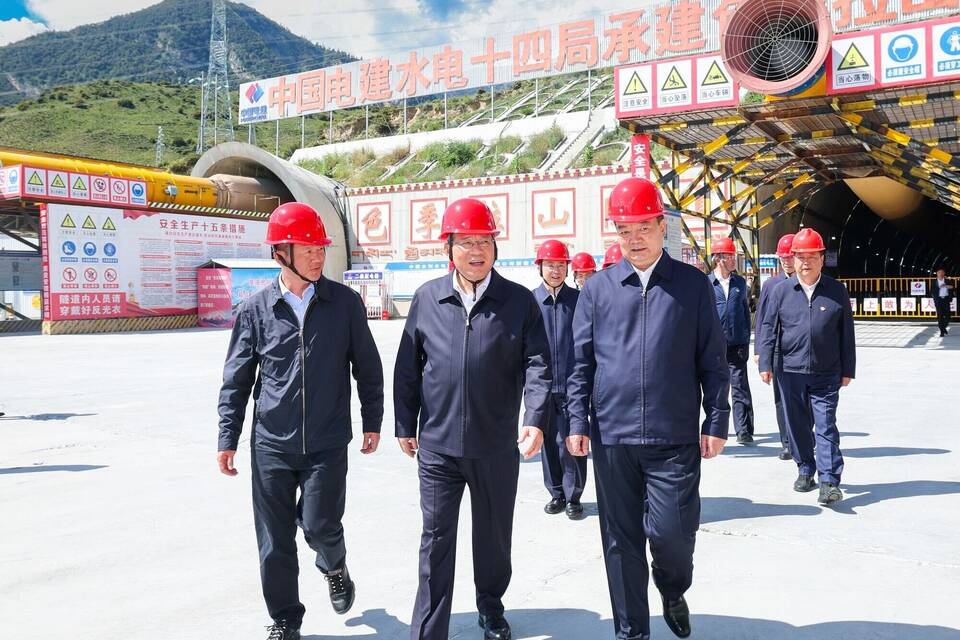 Ministerpräsident von China auf Inspektionsbesuch