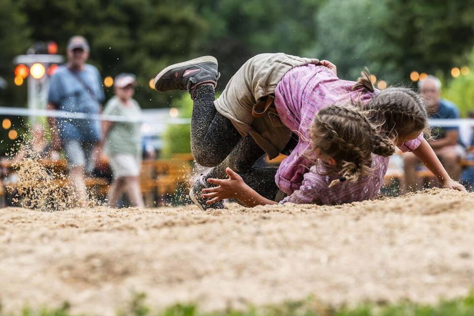 Erstes Frauenschwingfest in der Schweiz