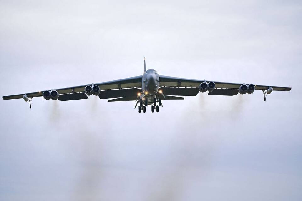 US-Passagierflugzeug muss B-52-Bomber ausweichen. (Symboldbild)