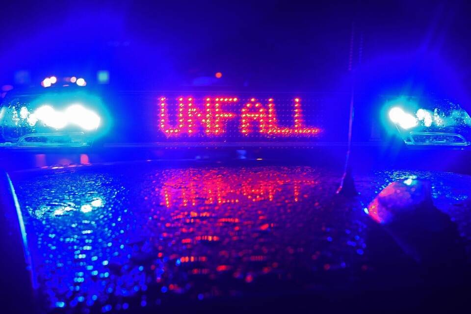 Polizei Blaulicht bei Unfallaufnahme Polizei Blaulicht bei Unfallaufnahme