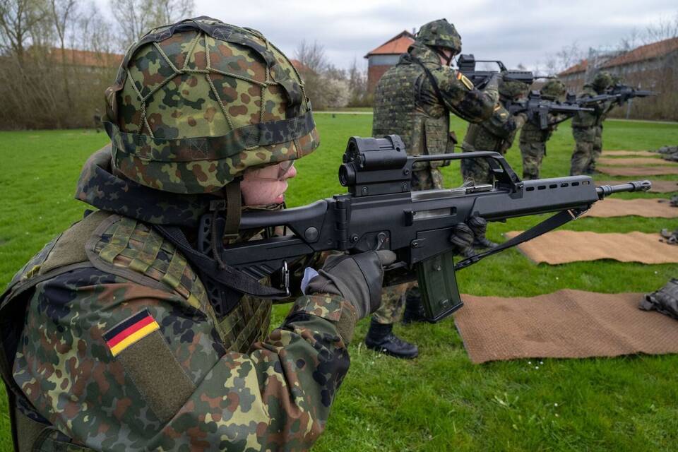 Grundausbildung bei der Bundeswehr. (Archivbild) Grundausbildung bei der Bundeswehr. (Archivbild)