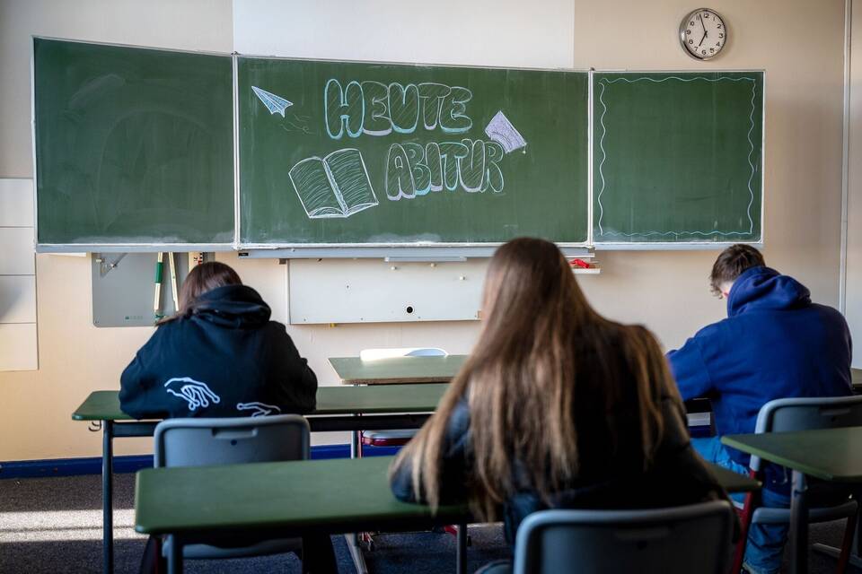 Zeitung: Corona brachte mehr Einser-Abiturnoten Zeitung: Corona brachte mehr Einser-Abiturnoten