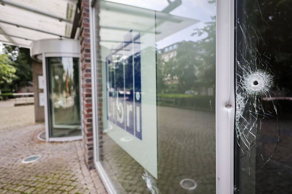Unbekannte schießen auf Verlagsgebäude in Hamburg Unbekannte schießen auf Verlagsgebäude in Hamburg