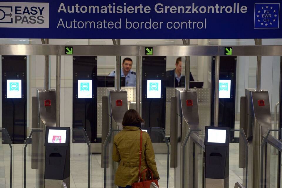 Automatisierte Passkontrolle am Düsseldorfer Airport
