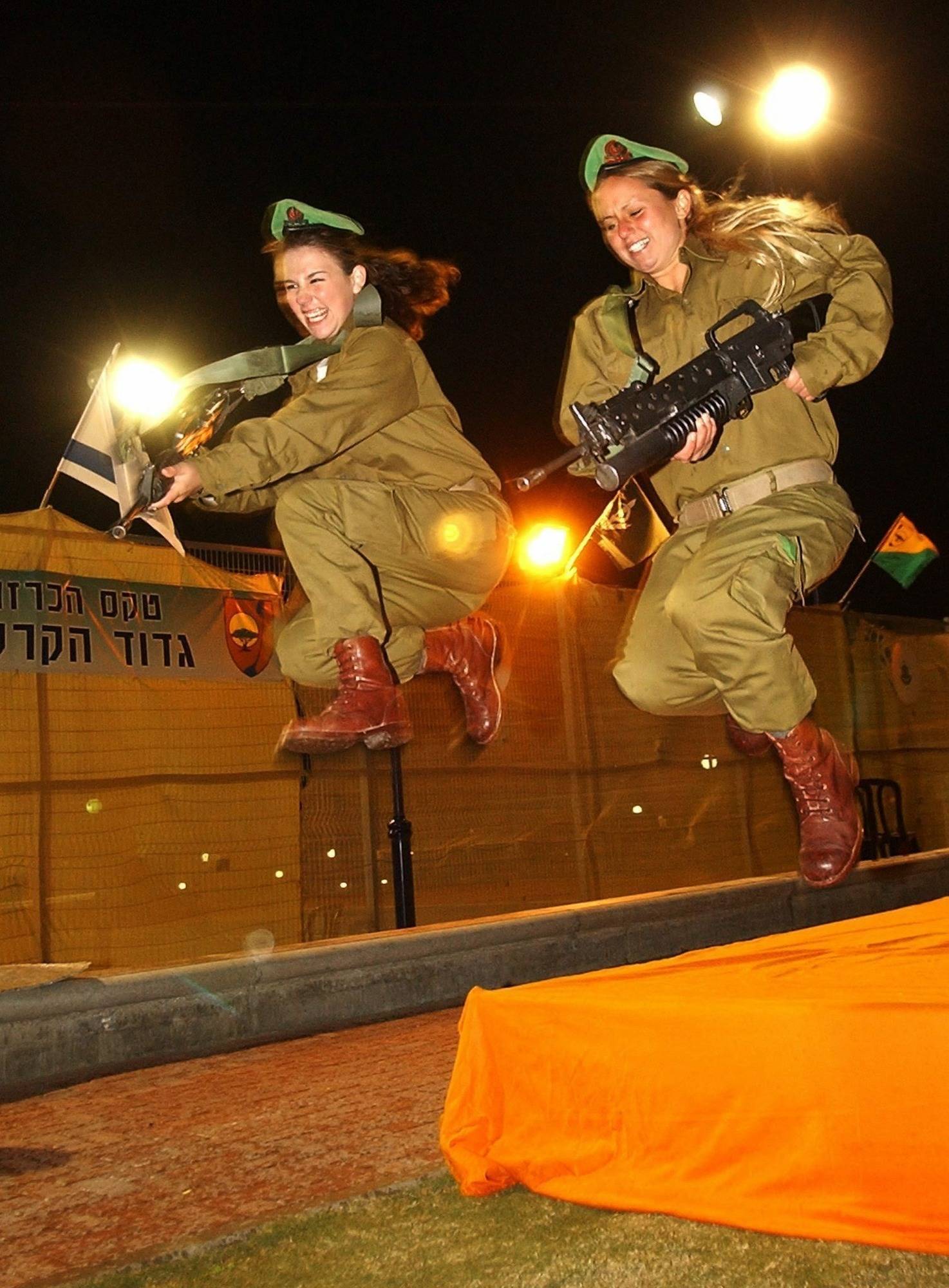 Ich Bin Eine Kriegerin Immer Mehr Frauen In Israels Kampfeinheiten Der Nahe Osten Rnz