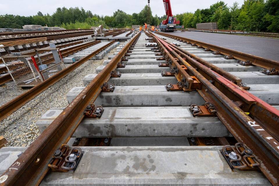 Generalsanierung der Bahnstrecke Berlin - Hamburg Generalsanierung der Bahnstrecke Berlin - Hamburg