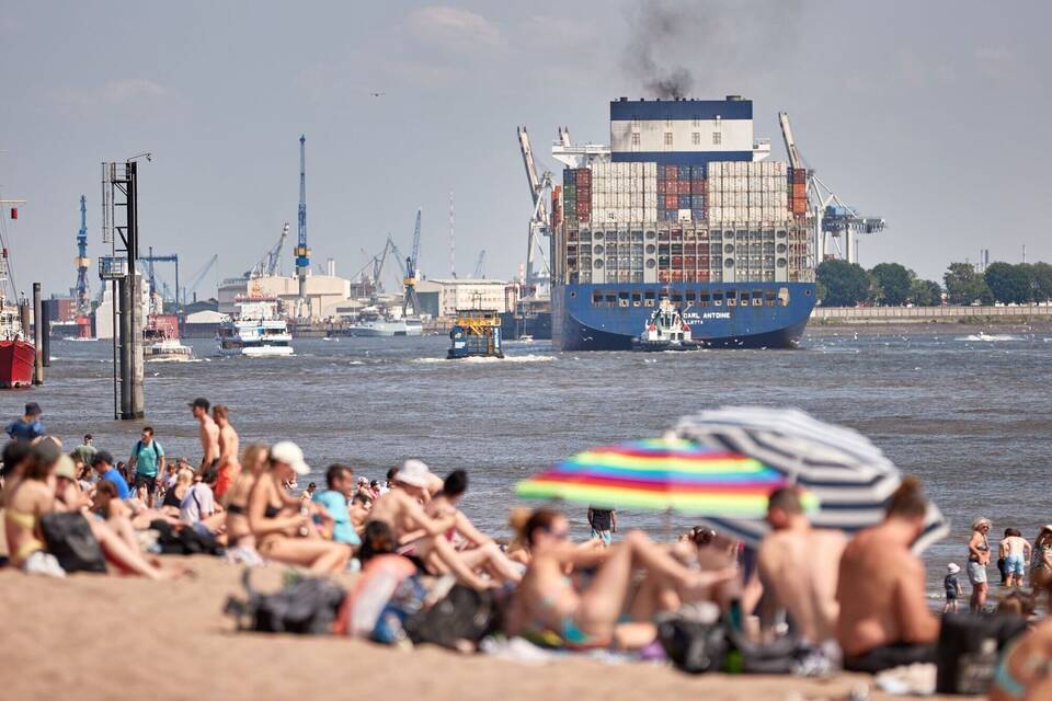 Elbstrand Oevelgönne Elbstrand Oevelgönne