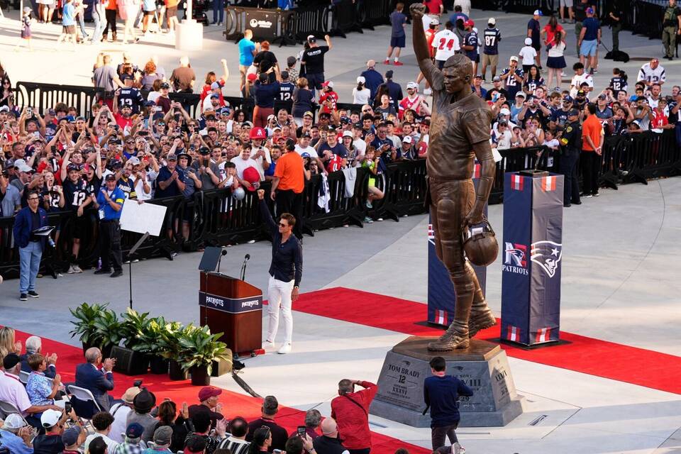 Bronzestatue für Ex-Quarterback Brady Bronzestatue für Ex-Quarterback Brady