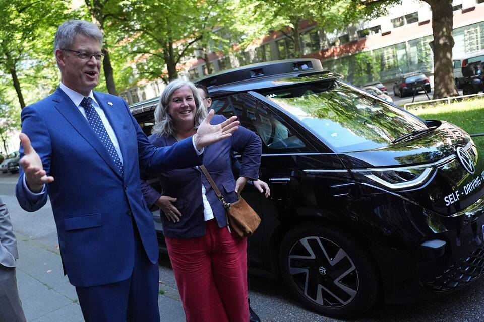 Bundesverkehrsminister Schnieder trifft britische Amtskollegin