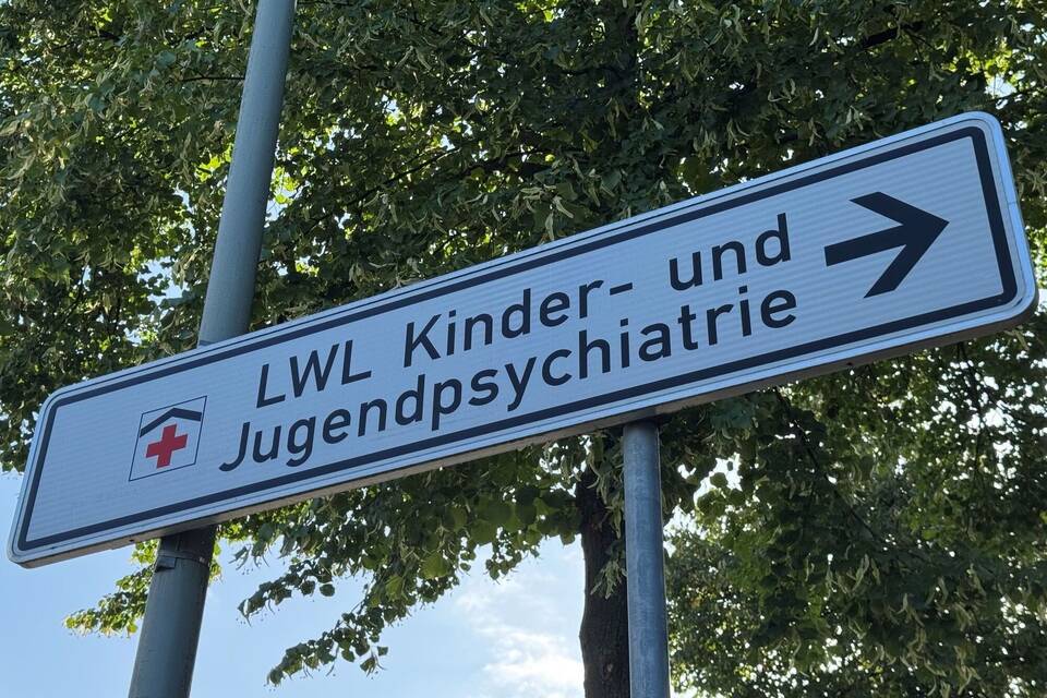 13-jährige Patientin soll Betreuerin angegriffen haben 13-jährige Patientin soll Betreuerin angegriffen haben