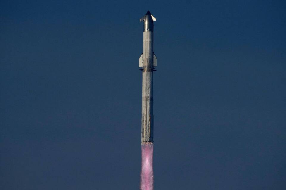 Raumschiff Starship von SpaceX absolviert Testflug Raumschiff Starship von SpaceX absolviert Testflug