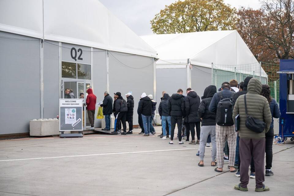 Geflüchtete im Ankunftszentrum Tegel Geflüchtete im Ankunftszentrum Tegel