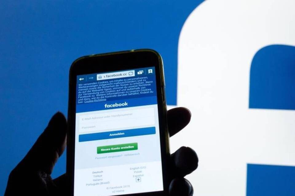 Facebook Facebook