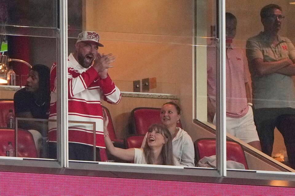 Swift und Kelce beim College-Football Swift und Kelce beim College-Football