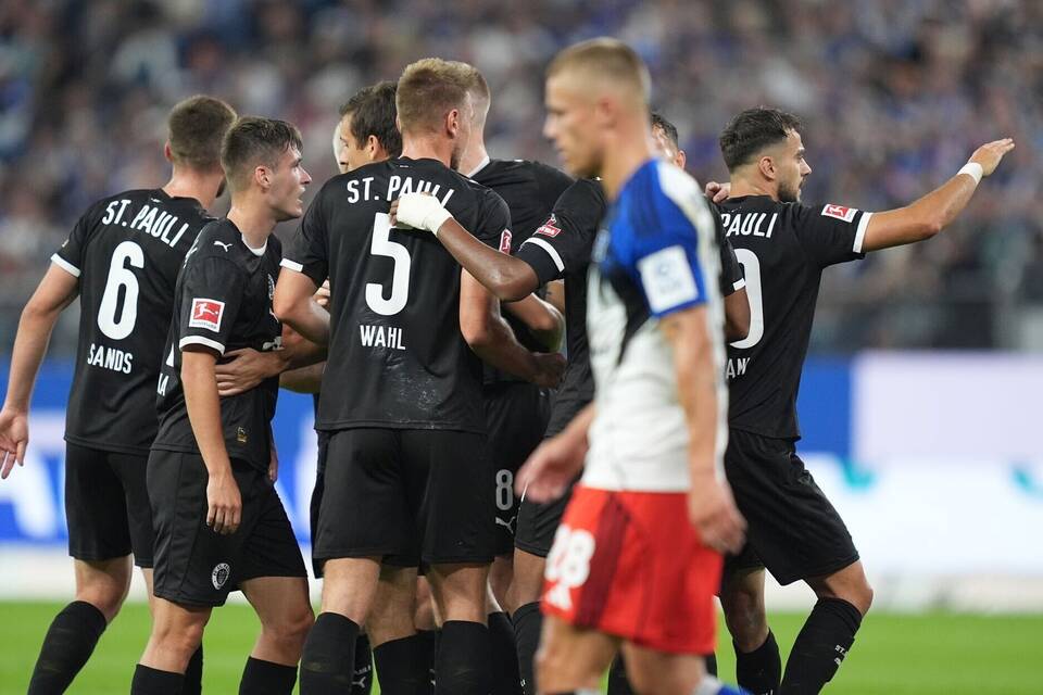 Hamburger SV - FC St. Pauli Hamburger SV - FC St. Pauli