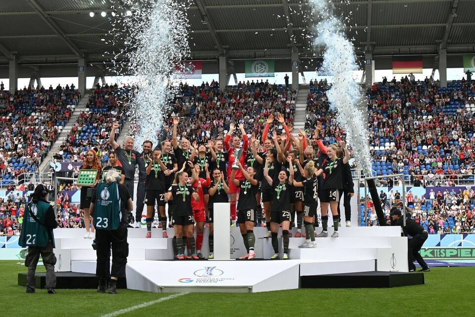 Bayern München - VfL Wolfsburg Bayern München - VfL Wolfsburg