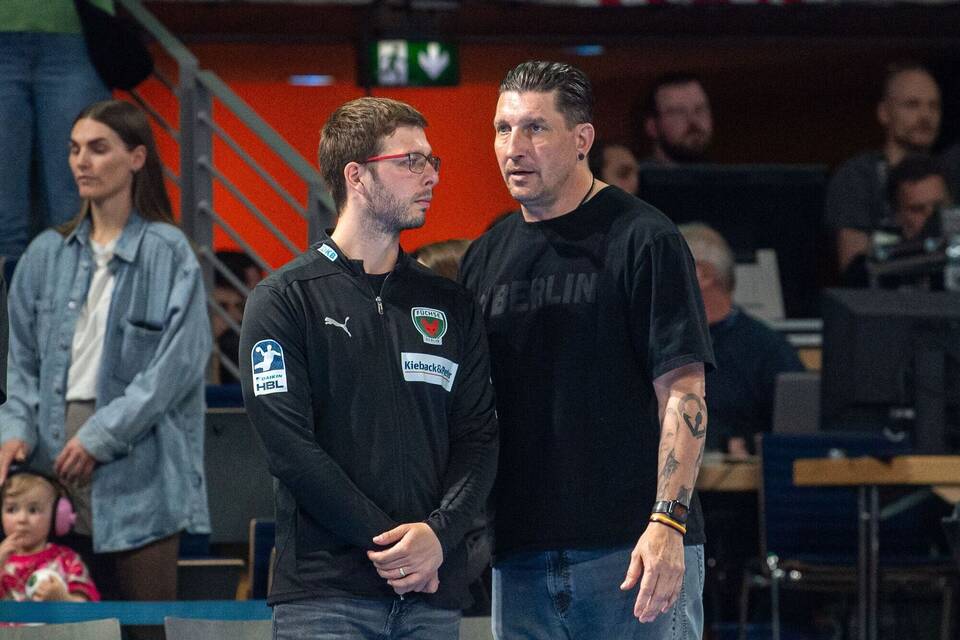 Trainer Jaron Siewert (l.) und Vorstand Sport Stefan Kretzschmar Trainer Jaron Siewert (l.) und Vorstand Sport Stefan Kretzschmar