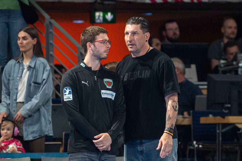 Trainer Jaron Siewert (l.) und Vorstand Sport Stefan Kretzschmar Trainer Jaron Siewert (l.) und Vorstand Sport Stefan Kretzschmar
