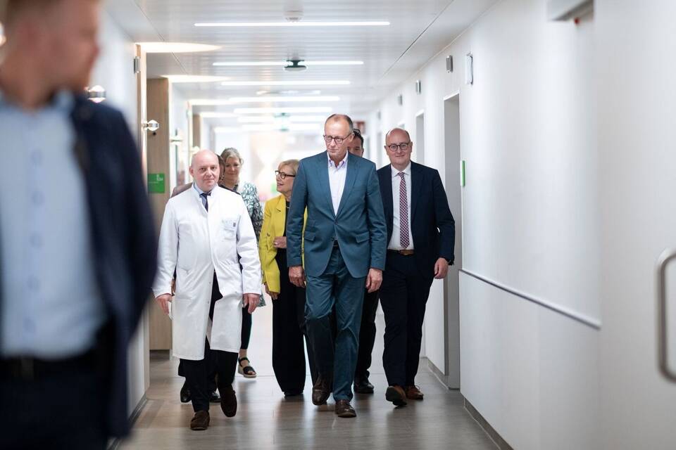 Bundeskanzler Merz im Alfried Krupp Krankenhaus in Essen