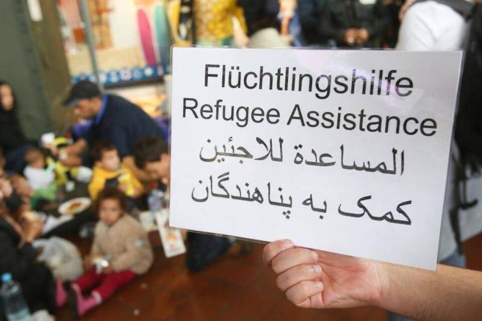 Freiwillige Flüchtlingshelfer in Hamburg