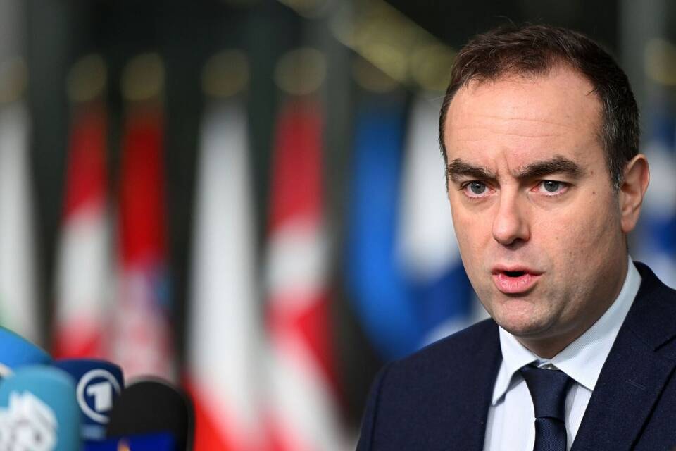 Macron ernennt Verteidigungsminister Lecornu zum Premier Macron ernennt Verteidigungsminister Lecornu zum Premier