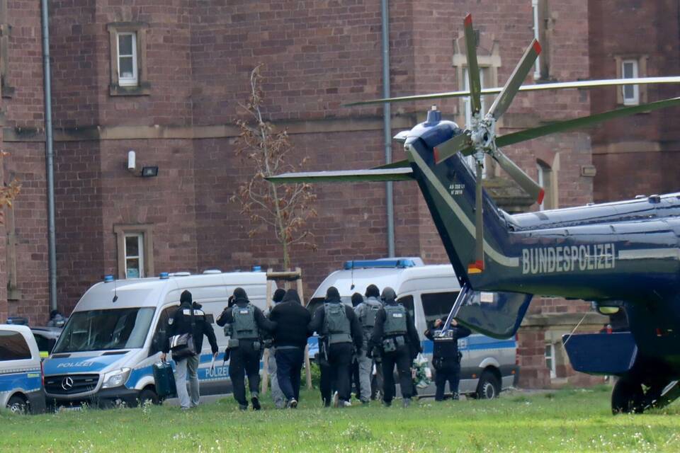 Haftvorführung nach Razzia gegen mutmaßliche Rechtsextreme Haftvorführung nach Razzia gegen mutmaßliche Rechtsextreme