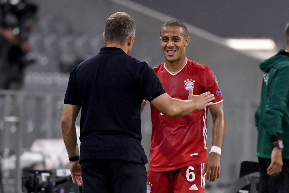 Thiago Alcántara (r) und Hansi Flick Thiago Alcántara (r) und Hansi Flick