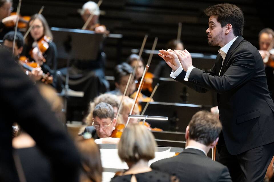 Dirigent Lahav Shani und die Münchner Philharmoniker
