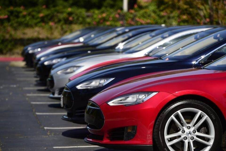 Tesla Tesla