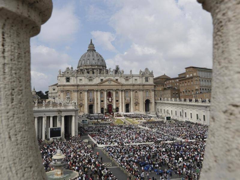 Osterfeierelichkeiten in Rom: Papst-Appell: Hoffnung trotz Leids nicht aufgeben - Ausland - RNZ