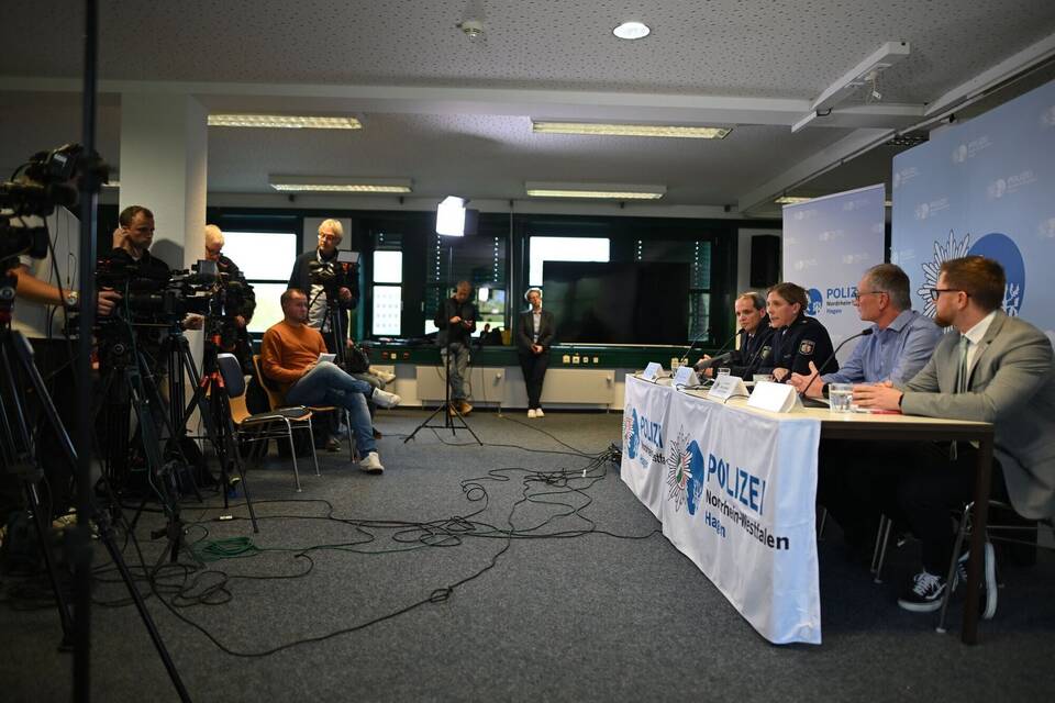 Nach dem Messerangriff auf die Bürgermeisterin von Herdecke Nach dem Messerangriff auf die Bürgermeisterin von Herdecke