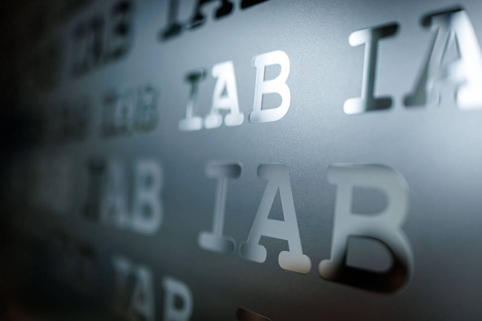Institut für Arbeitsmarkt- und Berufsforschung (IAB) Institut für Arbeitsmarkt- und Berufsforschung (IAB)