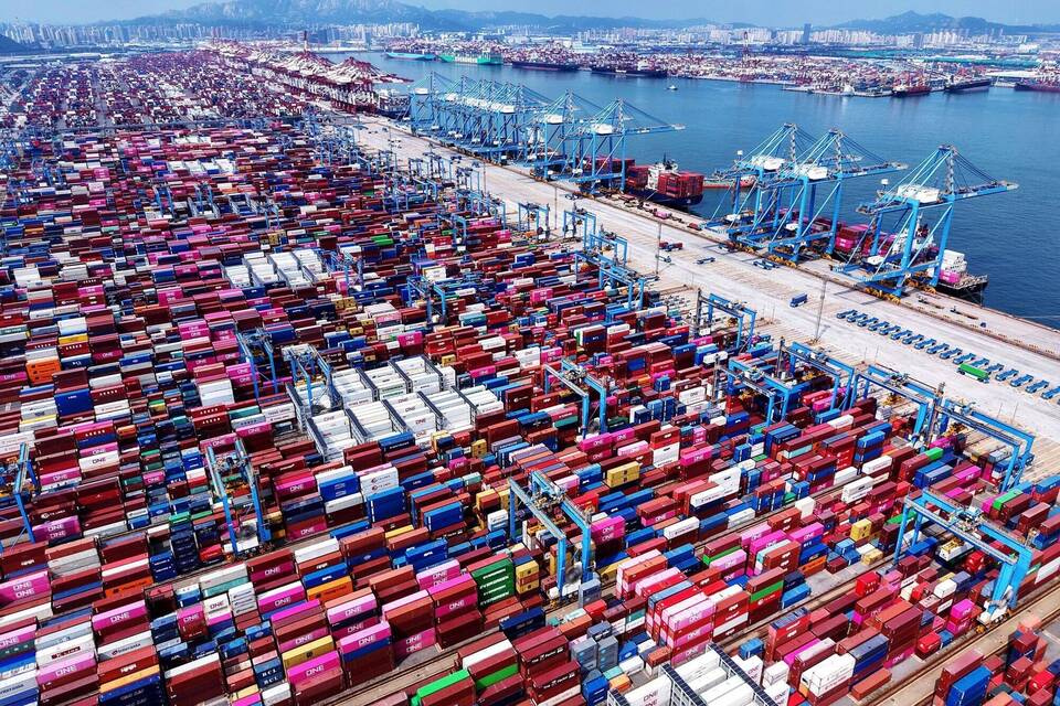 China - Containerterminal Qingdao China - Containerterminal Qingdao