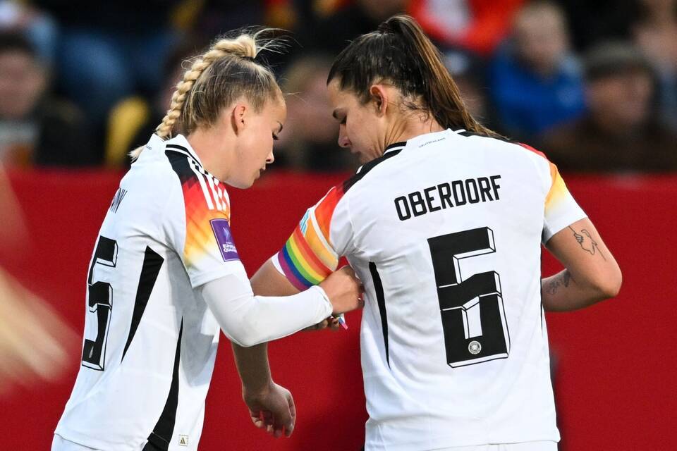 Giulia Gwinn und Lena Oberdorf 