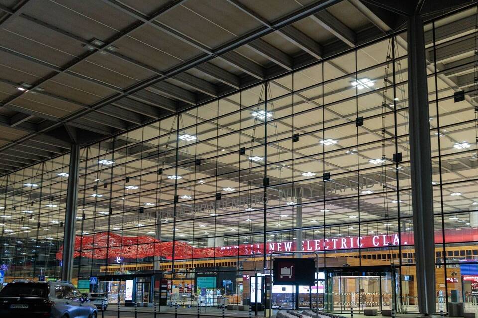 Drohnen-Sichtung am Flughafen BER Drohnen-Sichtung am Flughafen BER