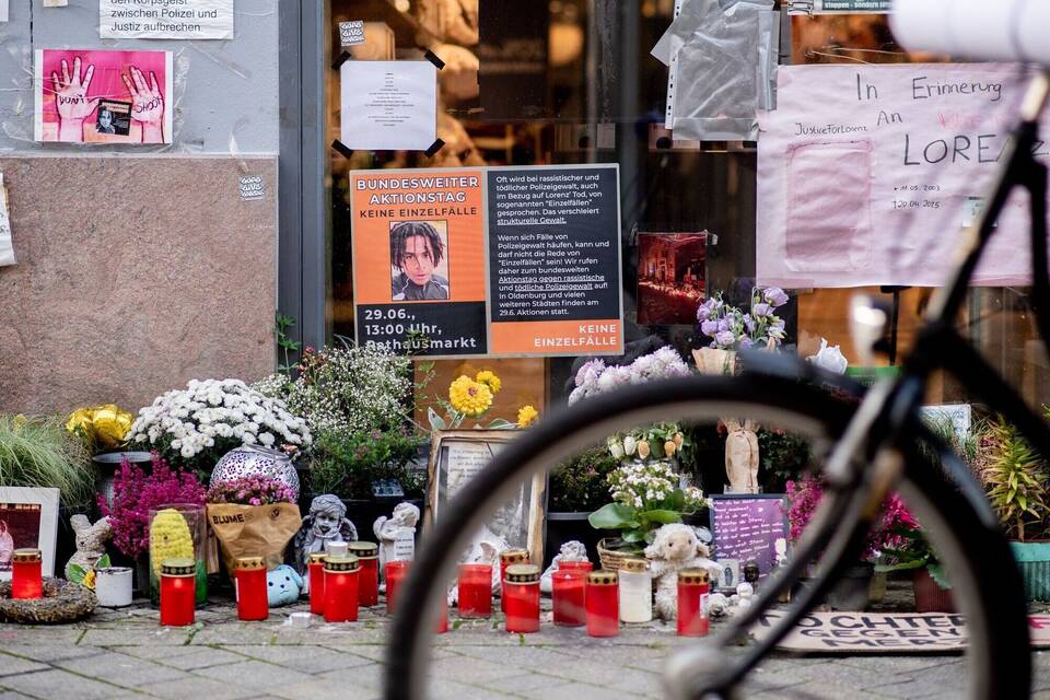 Trauer in Oldenburg um getöteten Lorenz Trauer in Oldenburg um getöteten Lorenz