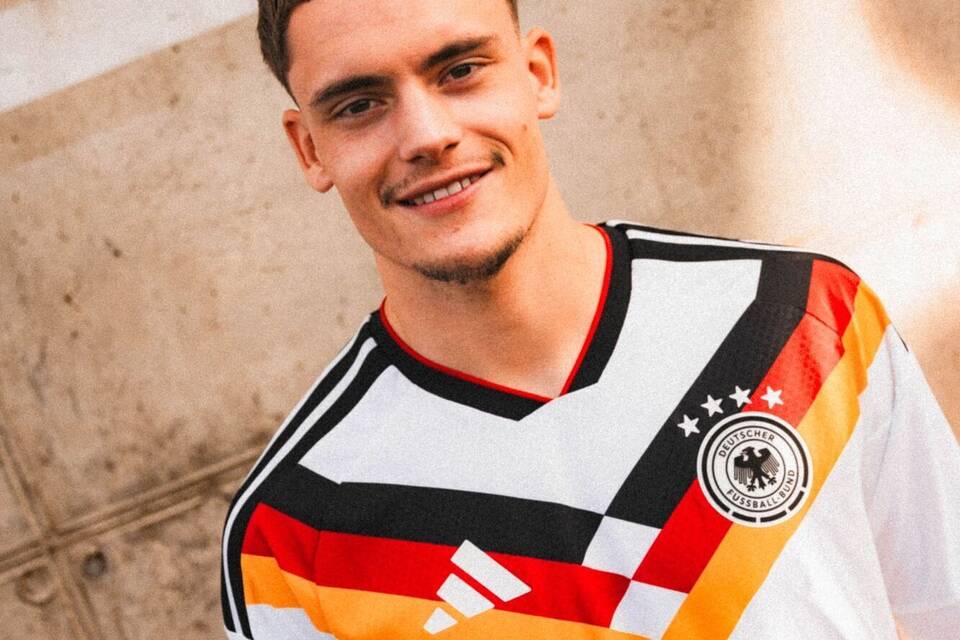 Adidas stellt neues DFB-Heimtrikot vor Adidas stellt neues DFB-Heimtrikot vor