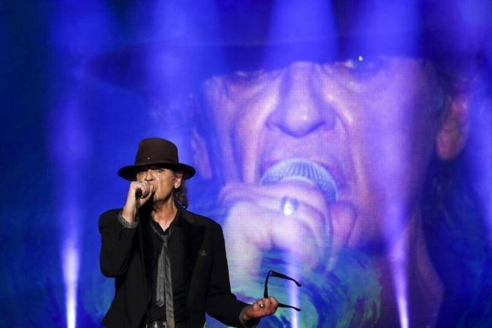 Feier mit Eierlikör: Udo Lindenberg zum Tourauftakt gefeiert - Kultur ...