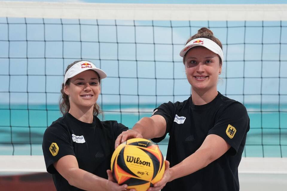 Cinja Tillmann (l) und Svenja Müller